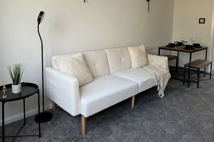2 bed House in City Centre - Offers for Long Stays