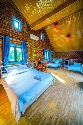 Deluxe Triple room with view
