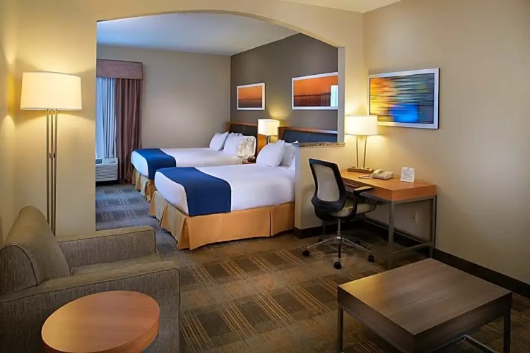 1 Bedroom Quadruple Suite