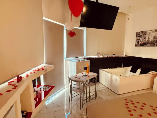 B&B Center City