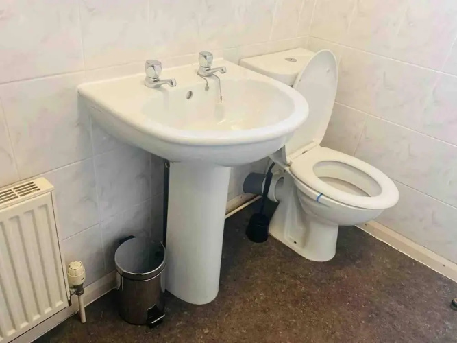 Immaculate 6-bed House in Coventry