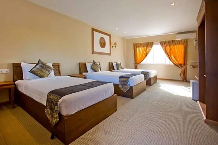 Standard Triple room