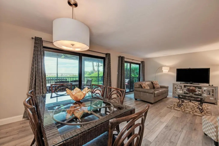 Sea Grape Inn 1- BEACHFRONT Property