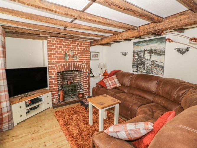 3 Bedrooms Cottage