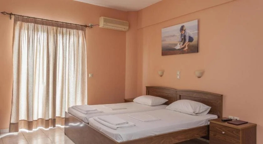 Konstantinos Hotel & Apartments