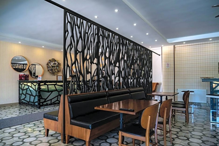Maidos Hotel & Suites