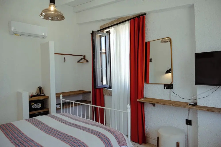 Piraye Alaçatı