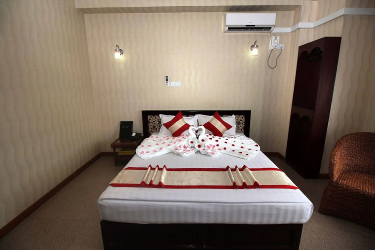 Diamond Crown Hotel