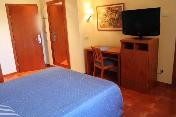 Standard Triple room with balcony
