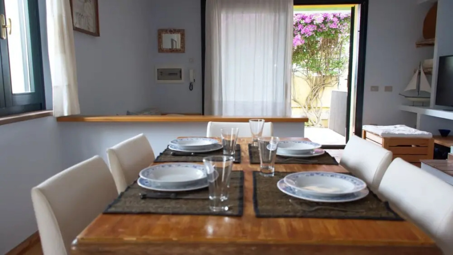 Welcomely - Lungomare Eleonora D'Arborea 8