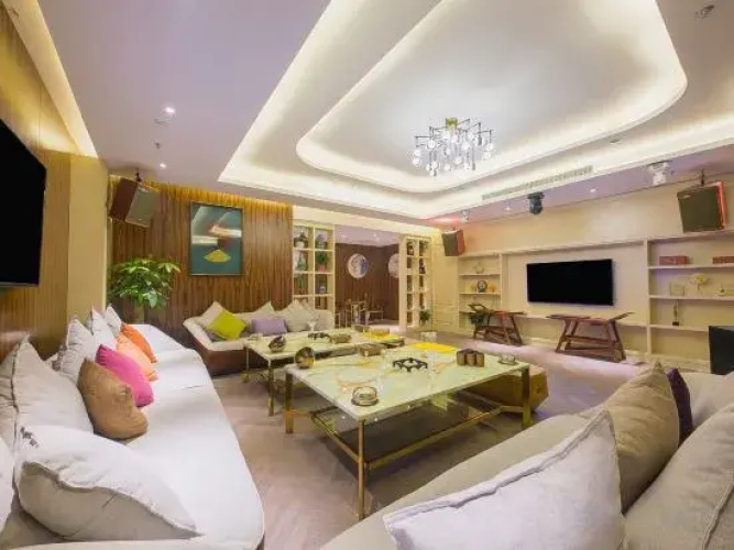 Yijia Hotel