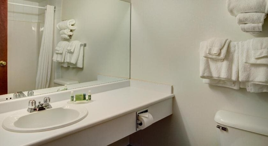Lakeview Inn & Suites Fort Saskatchewan photo 10