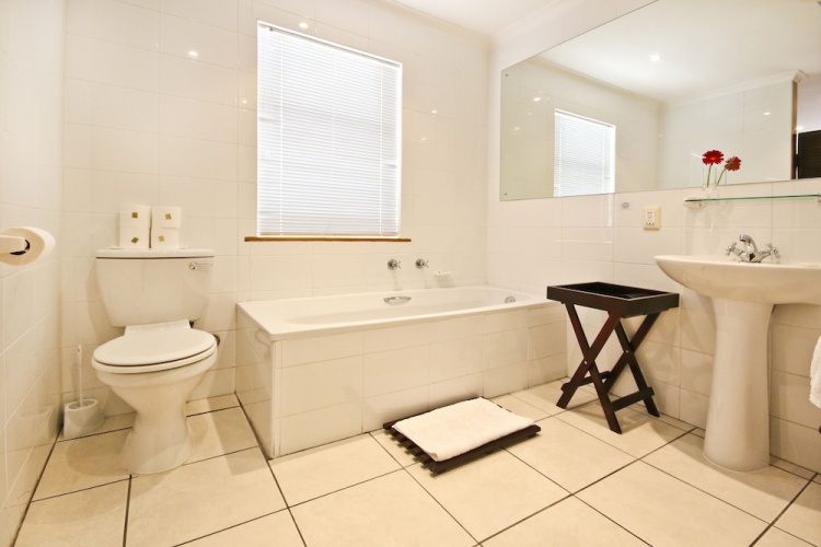 1 Bedroom Deluxe Quadruple Suite
