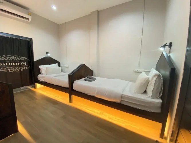 Standard Triple room