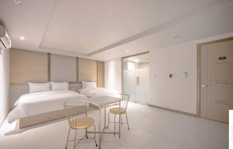 Zzam Hotel