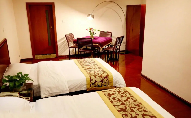 Guiyang Baolejia Hotel