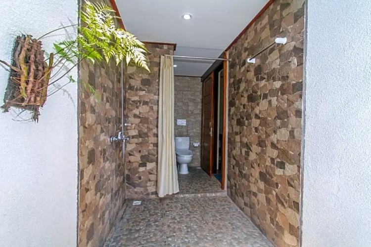 Mailaku House