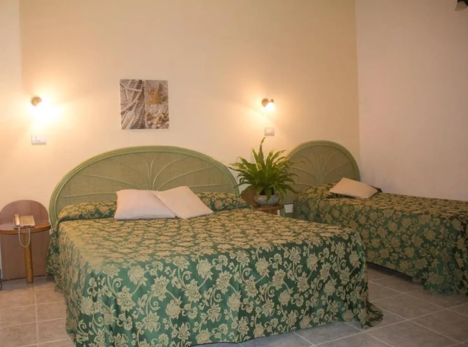 Standard Triple room