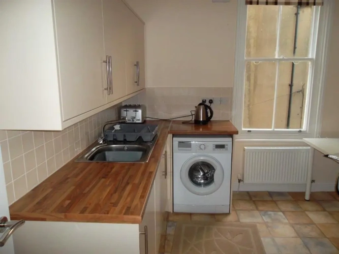 2 Bedrooms Apartment