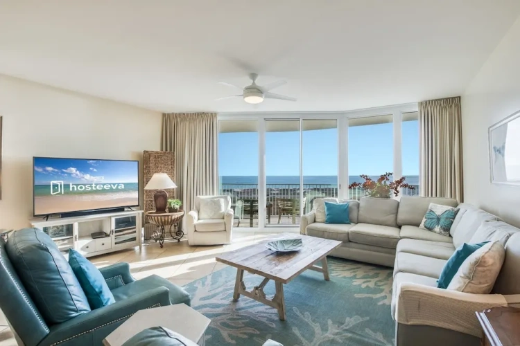 3 Bedrooms Apartment with balcony and beachfront