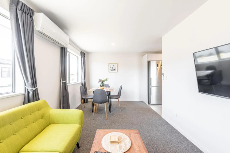 18 Jimmys Apartment