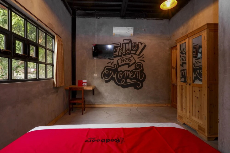 RedDoorz @ Hanoman Raya