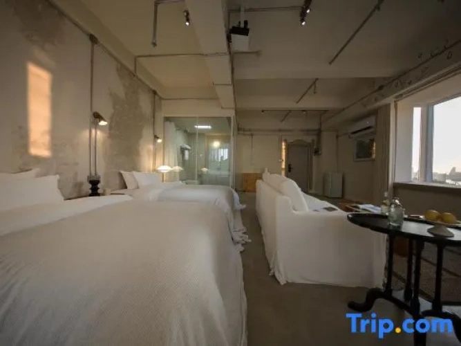 2 Bedrooms Suite
