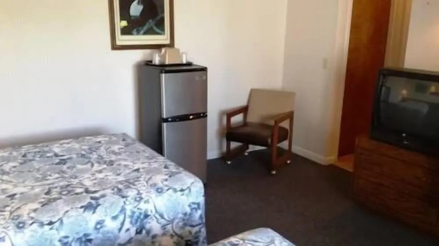 Standard Quadruple room with courtyard view