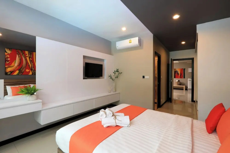 Nai Harn Condominium