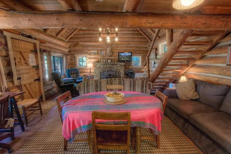 Zephyr Cabin 3 Bedroom Home by RedAwning