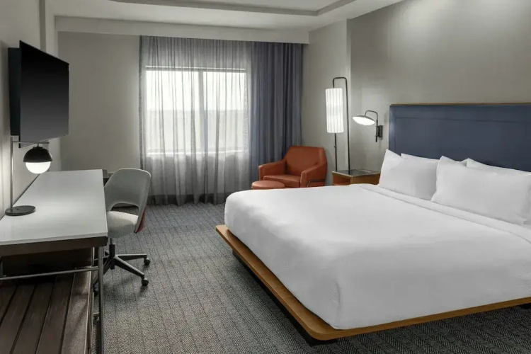 Courtyard By Marriott Sherman