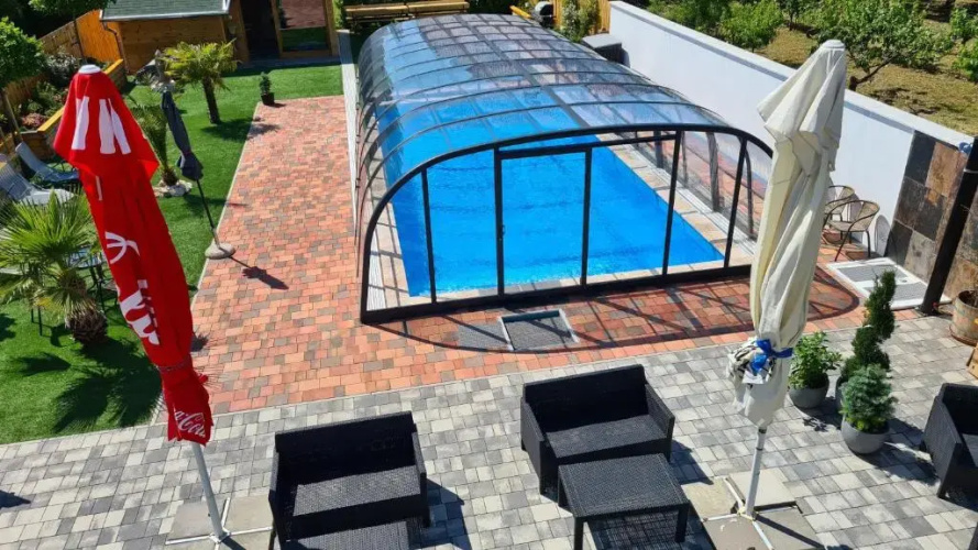 U8 apartmanház