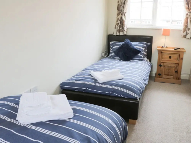2 Perran Court