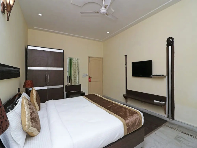 OYO 12968 Hotel The Domus