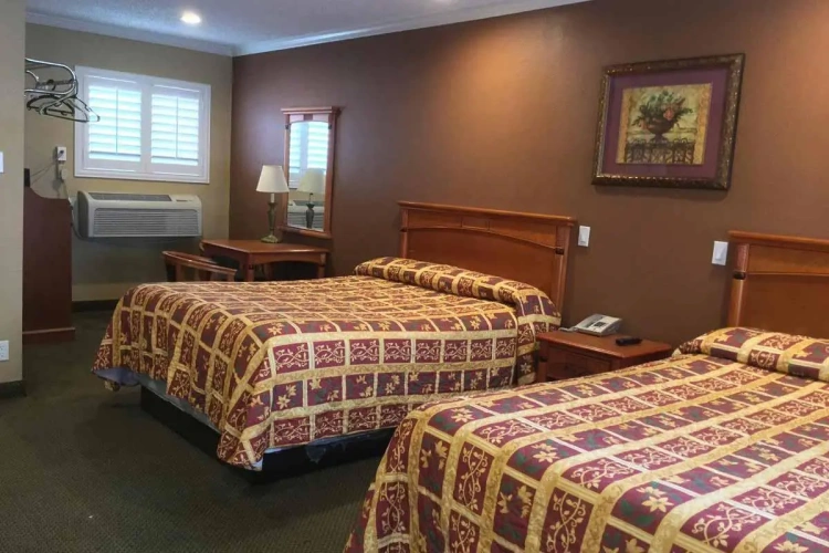 Standard Quadruple room
