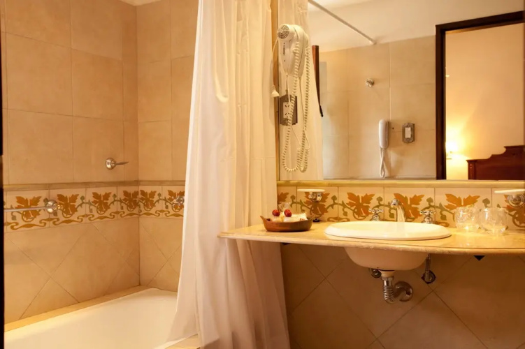 Marques de Tojo Hotel