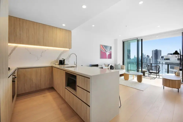 Elegant 2-bed Broadbeach Hotel With Ocean View