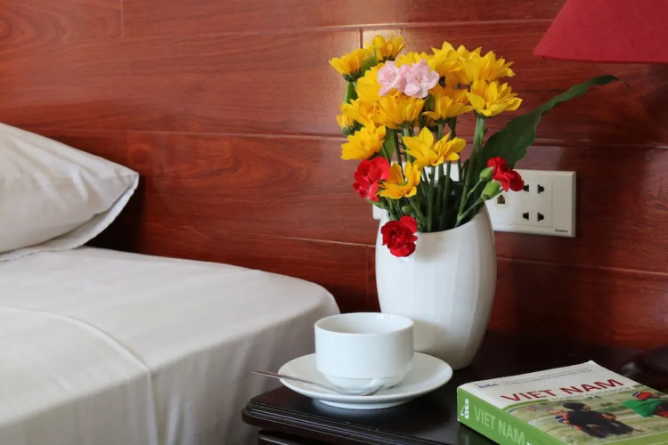 Nhi Trung Hotel