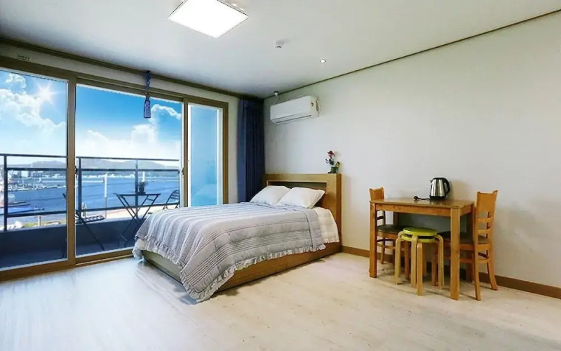 Tongyeong Cobalt Blue Pension