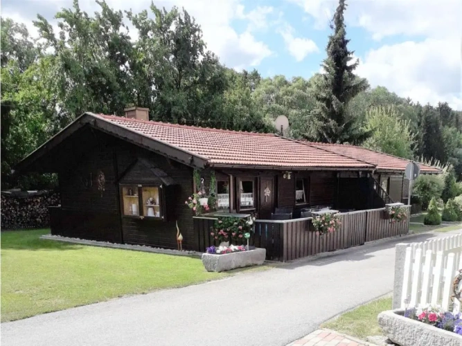 2 Bedrooms Cottage