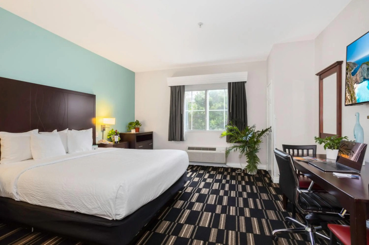 The Hotel Oceanside