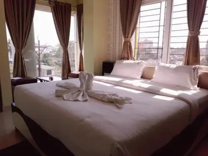 Hotel Crossover