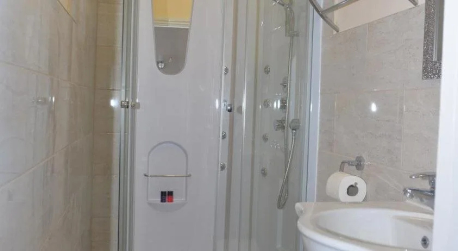Global Lodge Hotel