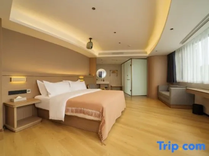 Standard Double room with city view