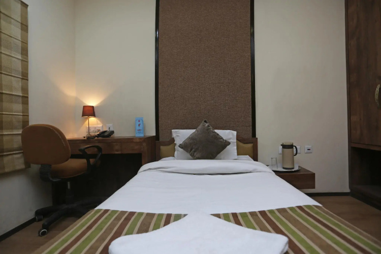 Hotel Rushabh Home