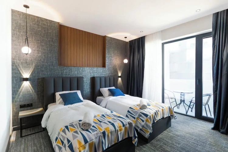 Deluxe Twin room with balcony