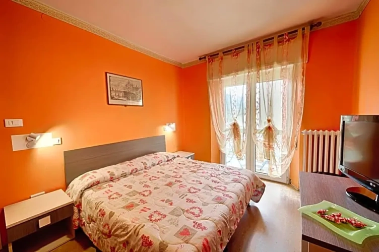Economy room