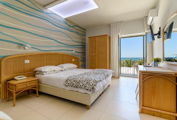 Standard Double room with sea view