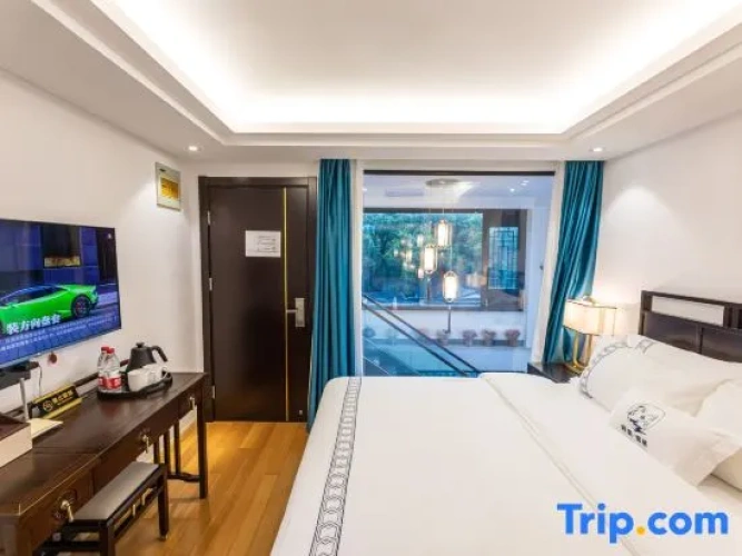Deluxe Double room with view
