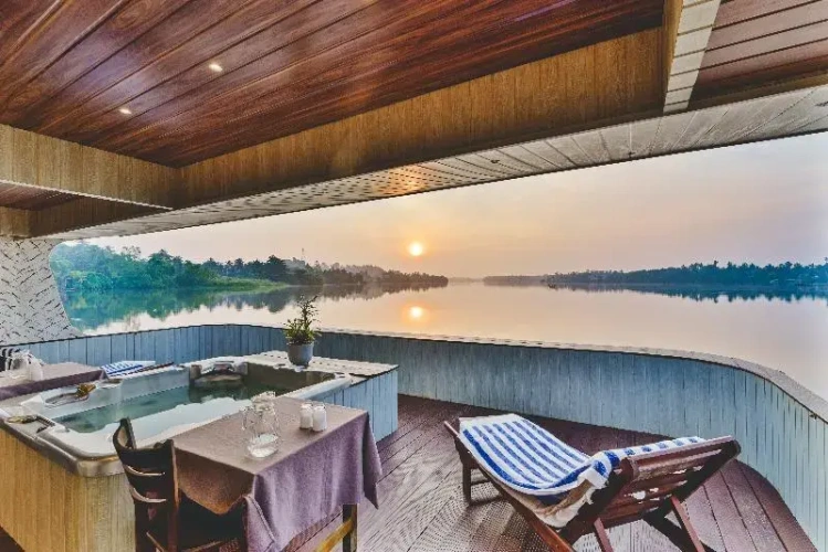 Deluxe Double room with balcony and with view